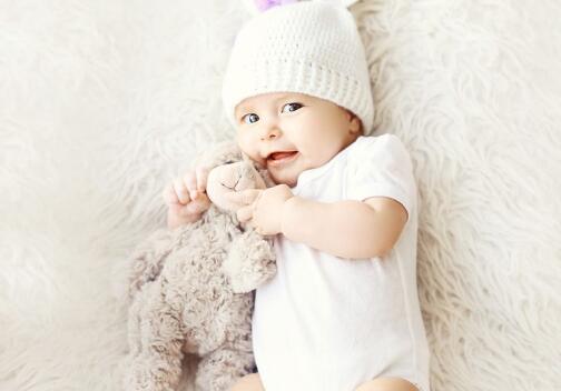 2023女?huà)雰盒∶笕? /></a>女?huà)雰撼錾?，需要起一個(gè)小名，這是傳統(tǒng)上的習(xí)俗。這可以說(shuō)是世界人民共同的民俗。小名是孩子小時(shí)候?qū)Ｓ玫拿郑且杂啄旰⒆拥男蜗筇攸c(diǎn)為出發(fā)點(diǎn)，應(yīng)具有童趣童真，讓人覺(jué)得可愛(ài)。女?huà)雰旱男∶艽蟪潭壬?，都反?..</div>
			        &nbsp;<span id="ctl00_ContentPlaceHolder1_subjectList_dgNews_ctl06_Label1" style="color:Green;font-size:10pt;">2023/3/1 11:54:41</span>
			        <div style="height:5px; font-size:5px">&nbsp;</div>
			        <hr width="99%" style="text-align:center; border-style:dotted; border-width:0px; height:1px;" />
			        <div style="height:5px; font-size:5px">&nbsp;</div>
			    </div>
		        </td>
	</tr><tr style="border-width:0px;">
		<td valign="top">
		        <div style="padding-left:3px; padding-right:3px;line-height:180%">
			        &nbsp;<h3 style="padding:0px;margin:0px;display:inline;"><a id="ctl00_ContentPlaceHolder1_subjectList_dgNews_ctl07_HyperLink1" class="headline" href="/subject/qimingdaquan/xiaoming/s.aspx?newsid=15821" target="_blank">兔年男孩最萌小名大全</a></h3>
			        
			        &nbsp;&nbsp;<span style="color:Red;font-size:8pt;"></span>
			        <br />
			        <div style="padding-top:1px; width:95%; padding-left:8px; line-height:180%;color:#2f2f2f;font-size:14px;" ><a href=