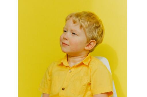 男孩八字五行喜土起什么名字好？