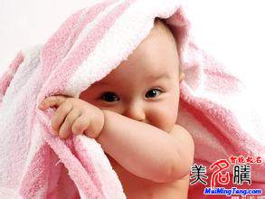 怎么給羊?qū)殞毴⌒∶? /></a>&nbsp;&nbsp;&nbsp; 小名，又稱“乳名”，一般是指嬰兒初生時長輩所取的非正式的名字，與學名不同，意思簡單，瑯瑯上口，只要好聽、易記、叫起來順口就行。對家人來說，更愿意用小名來稱呼自己的...</div>
							        <div style="height:5px; font-size:5px"></div>
							        <hr width="99%" style="text-align:center; border-style:dotted; border-width:0px; height:1px;" />
							        <div style="height:5px; font-size:5px"></div>
							    </div>
						        </td>
	</tr><tr style="border-width:0px;">
		<td valign="top">
						        <div style="padding-left:3px; padding-right:3px;line-height:180%">
							        &nbsp;<h3 style="padding:0px;margin:0px;display:inline;"><a id="ctl00_ContentPlaceHolder1_ShowMore1_dgNews_ctl07_HyperLink1" class="headline" href="/yang/s.aspx?newsid=3918" target="_blank">2015羊?qū)殞毱鹈?五行為木的起名用字</a></h3>
							        &nbsp;<span id="ctl00_ContentPlaceHolder1_ShowMore1_dgNews_ctl07_Label1" style="color:Green;font-size:10pt;">2015/4/16 15:59:04</span>
							        &nbsp;&nbsp;<span style="color:Red;font-size:8pt;"></span>
							        <br />
							        <div style="padding-top:1px; width:95%; padding-left:8px; line-height:180%;color:#2f2f2f;font-size:14px;" ><a href=