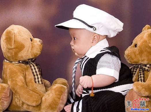 羊?qū)殞毱鹈执笕? /></a>今年是農(nóng)歷的乙未羊年，本年內(nèi)出生的寶寶都是羊?qū)殞?。羊?qū)殞毱鹈€是有很多講究的，最重要的就是要兼顧傳統(tǒng)的五行八字，五格數(shù)理，生肖屬相等綜合起名。除此之外，名字讀音要好，不要繞口的名字。名字要有內(nèi)涵，選用...</div>
							        <div style="height:5px; font-size:5px"></div>
							        <hr width="99%" style="text-align:center; border-style:dotted; border-width:0px; height:1px;" />
							        <div style="height:5px; font-size:5px"></div>
							    </div>
						        </td>
	</tr><tr style="border-width:0px;">
		<td valign="top">
						        <div style="padding-left:3px; padding-right:3px;line-height:180%">
							        &nbsp;<h3 style="padding:0px;margin:0px;display:inline;"><a id="ctl00_ContentPlaceHolder1_ShowMore1_dgNews_ctl06_HyperLink1" class="headline" href="/yang/s.aspx?newsid=3716" target="_blank">羊?qū)殞毱鹈Ｒ姷姆椒ù笕?/a></h3>
							        &nbsp;<span id="ctl00_ContentPlaceHolder1_ShowMore1_dgNews_ctl06_Label1" style="color:Green;font-size:10pt;">2015/2/13 10:46:44</span>
							        &nbsp;&nbsp;<span style="color:Red;font-size:8pt;"></span>
							        <br />
							        <div style="padding-top:1px; width:95%; padding-left:8px; line-height:180%;color:#2f2f2f;font-size:14px;" ><a href=